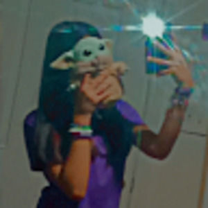 Meet your Posher, Daniela